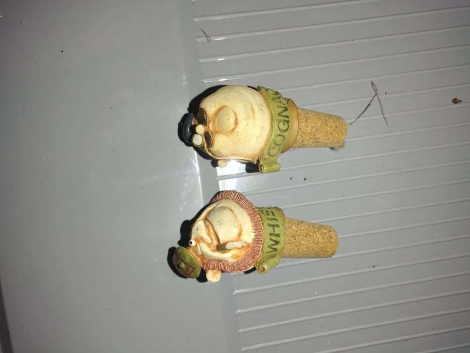 Stare korki do wina, whisky,