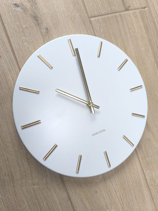Zegar ścienny biały do salonu i kuchni CHARM klarlsson