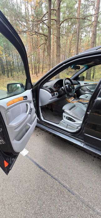 samochód BMW X5 E53