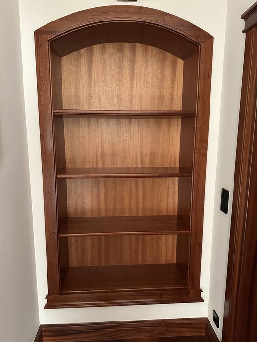 Wnęka z litego drewna meranti