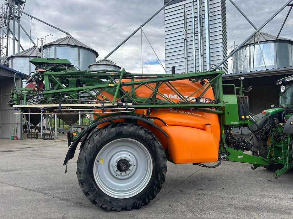 Opryskiwacz AMAZONE UX 5200