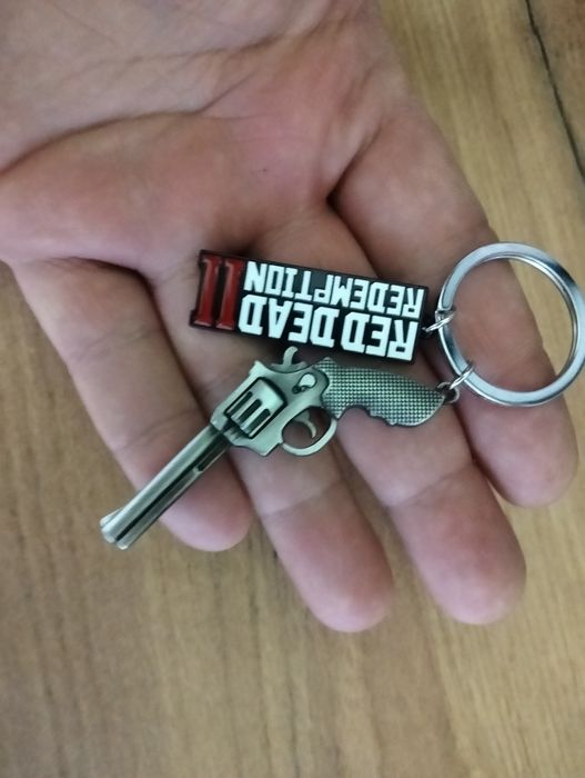 Brelok metalowy RDR2 nowy