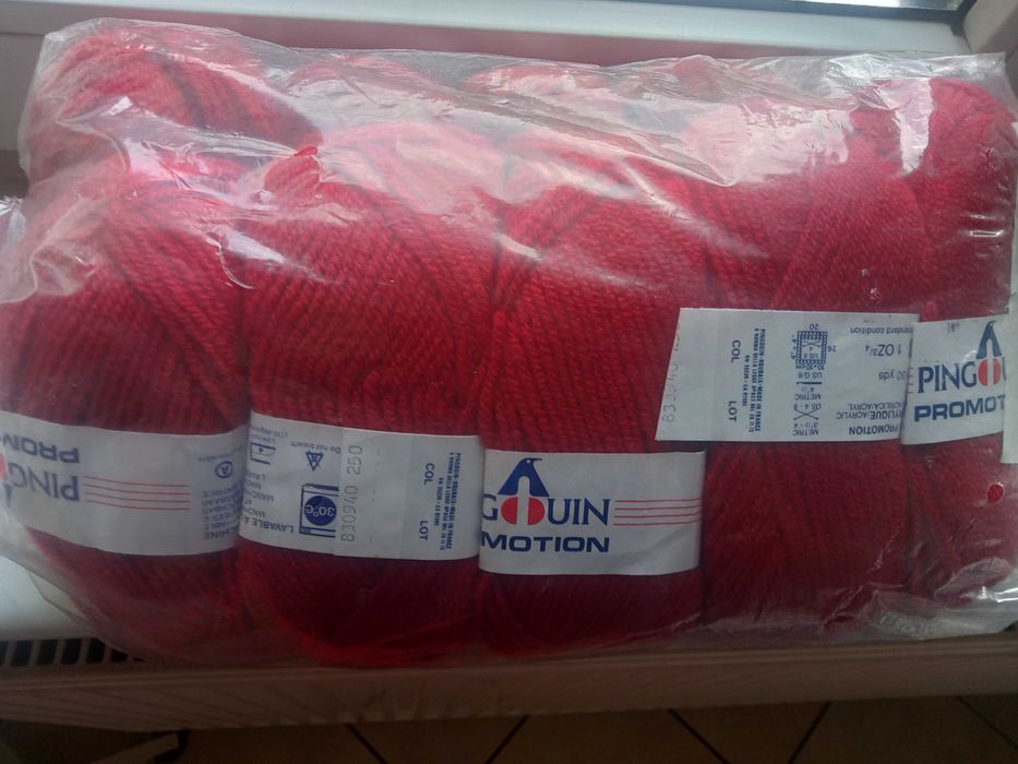 Wełna- motki 8 szt.