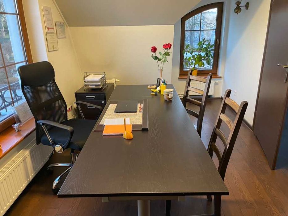 Sprzedam okazyjnie meble biurowe