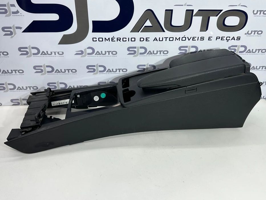 Consola Central + Apoio Braço - Mercedes C (W204)