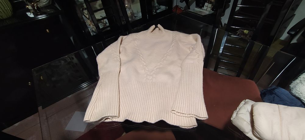 Camisola de lã bastante confortável muito boa e de marca