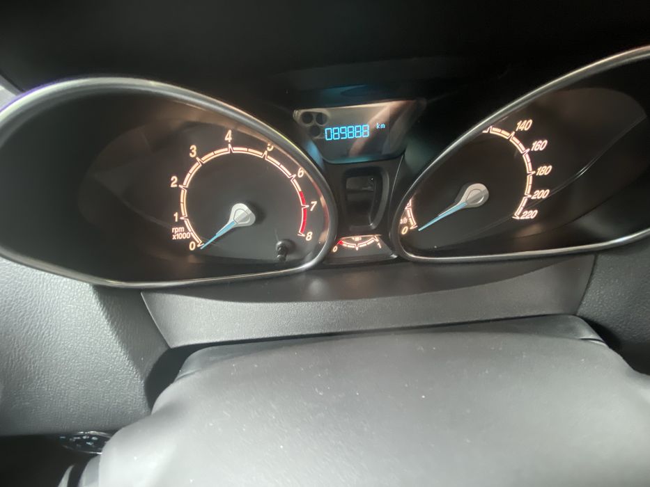 Ford tourneo courier