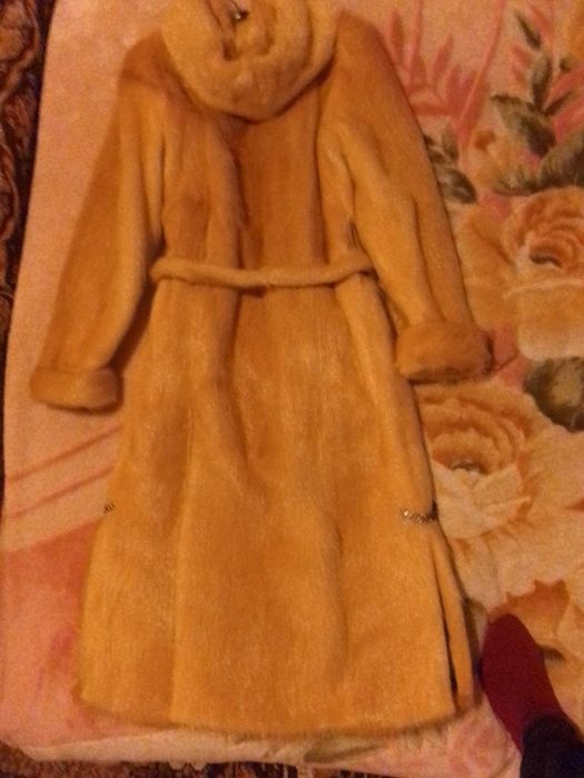 Шубка натуральна (із нутрії)