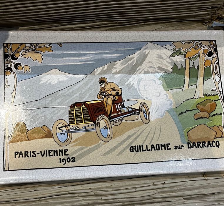 Quadro cerâmica Michelin coleção