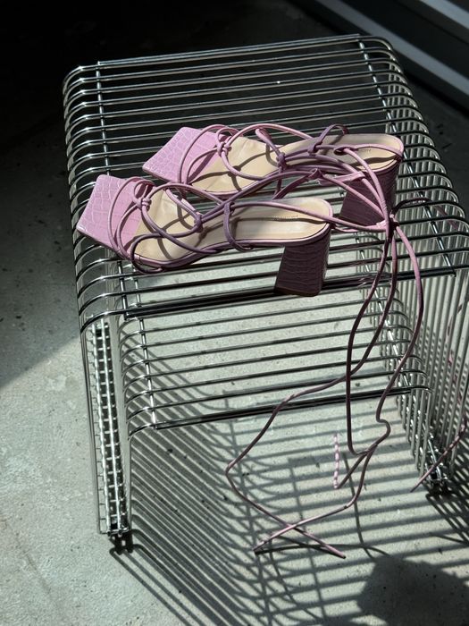 Рожеві босоніжки plt