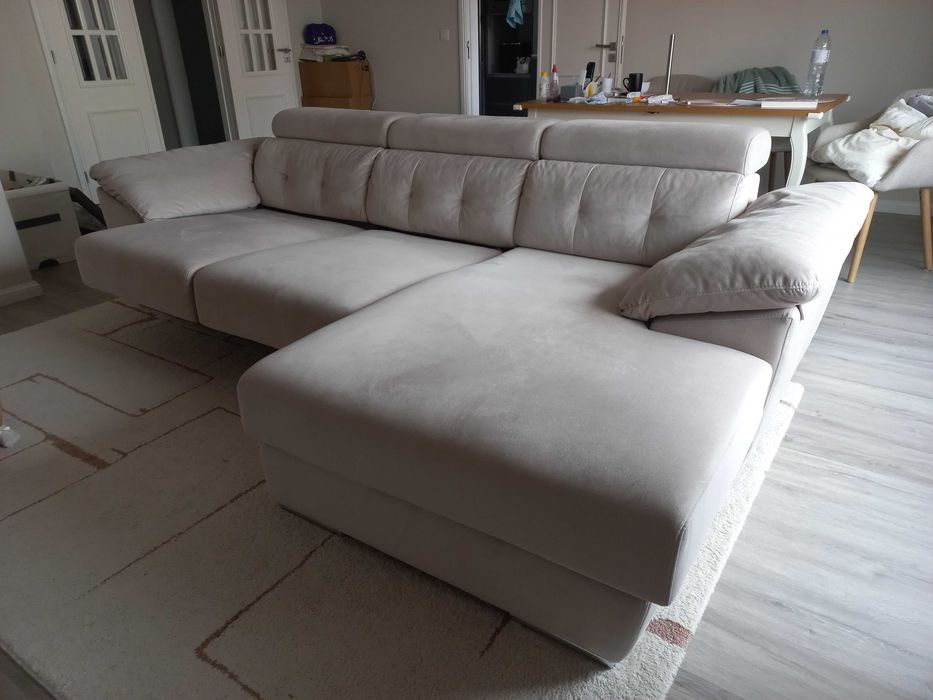 Sofá com chase longue impermeabilizado, assentos extensíveis, encostos reclináveis em 8 níveis, muito confortável, quase novo