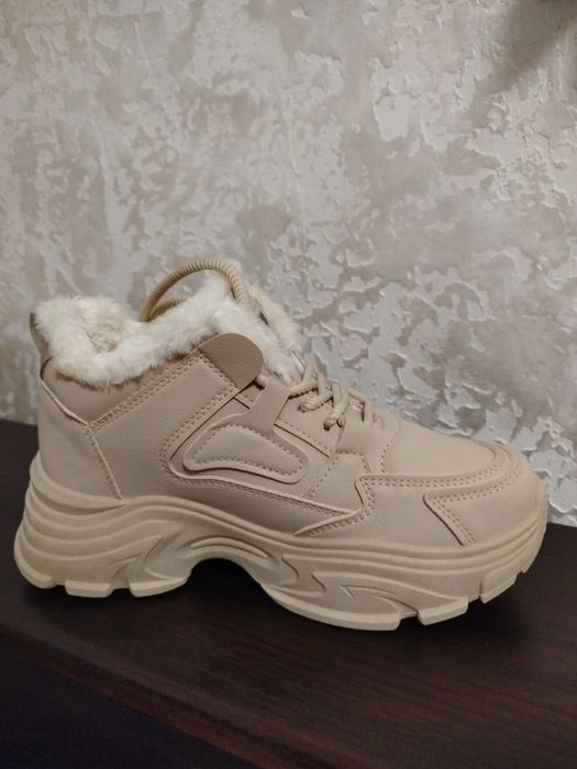 Жіночі Кросівки зимові