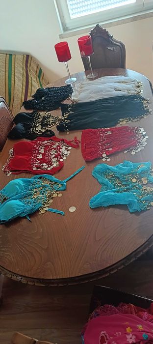 Cintos, saias e top de dança oriental