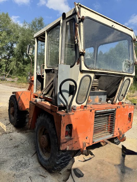 Sprzedam Sprzedam ładowarkę Schaeff SKB 900