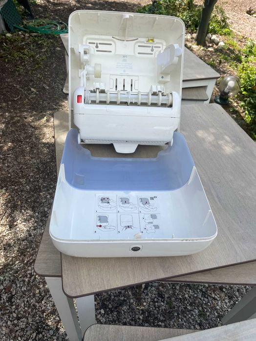 Dispensador de Papel Profissional - Tork