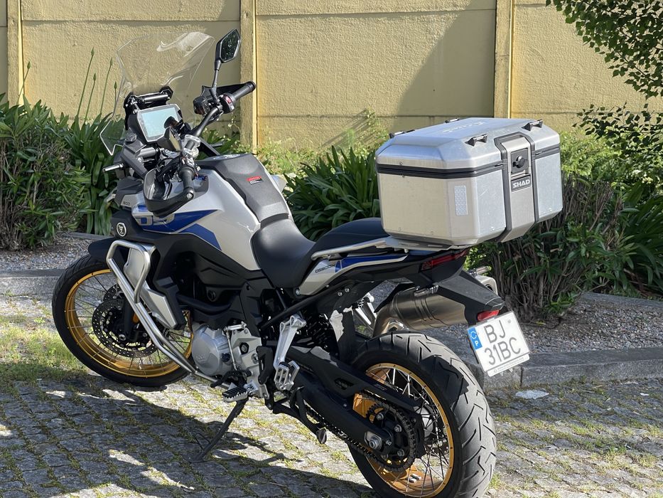 Voge 900 DSX com extras