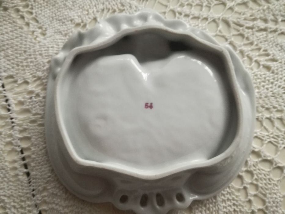 Porcelanowa popielniczka, pięknie zdobiona PRL
