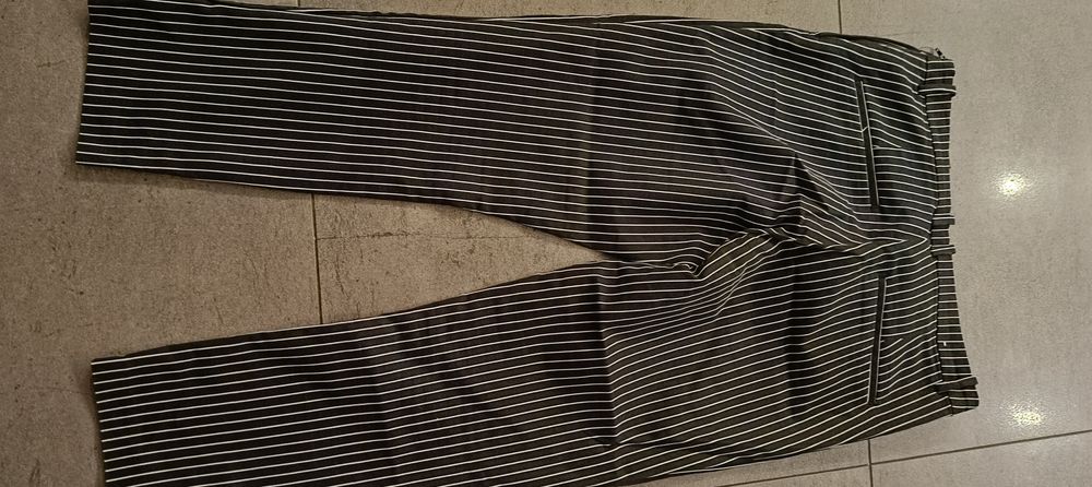 Spodnie 7/8 w paski, H&M, rozmiar 42