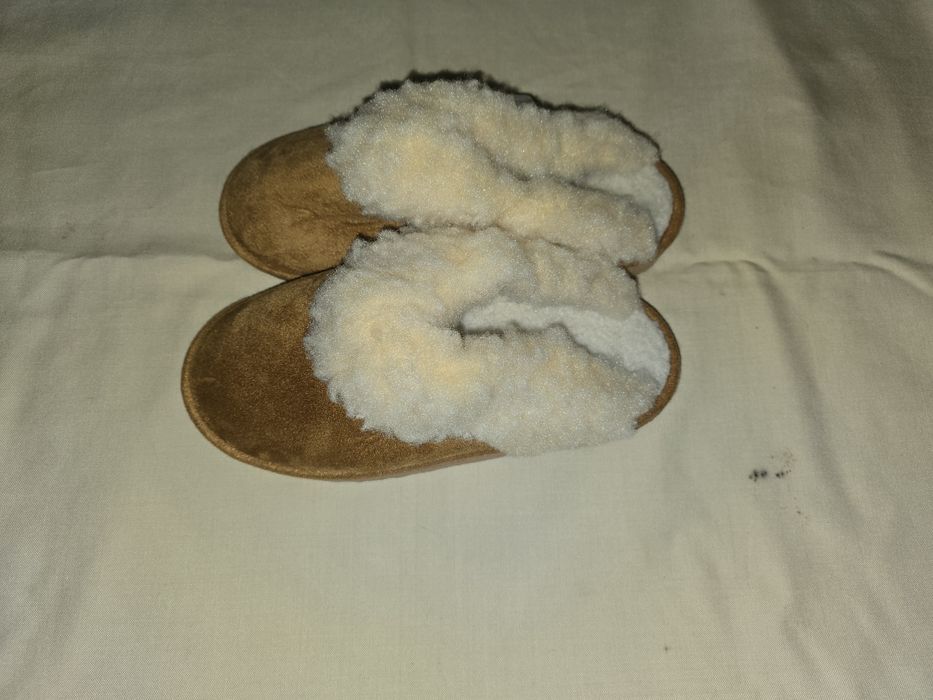 Pijama / Pantufas / Chinelos (novos)