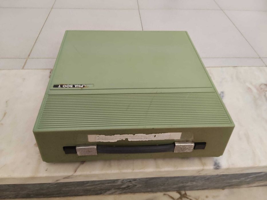 Máquina de Escrever Alpha 500 T Verde com mala
