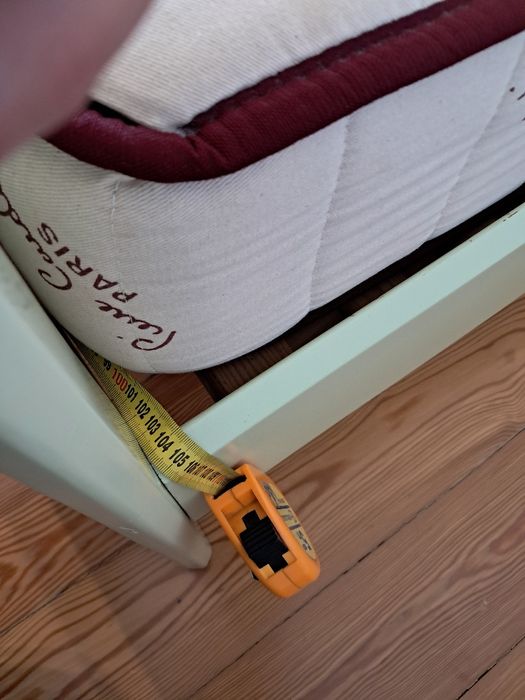 Cama individual adequada para quarto de criança