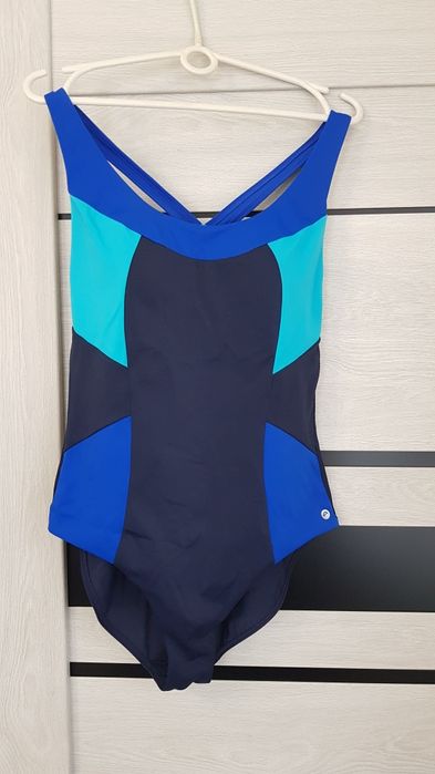 Стильный спортивный купальник спортивний слитный суцiльний совместный