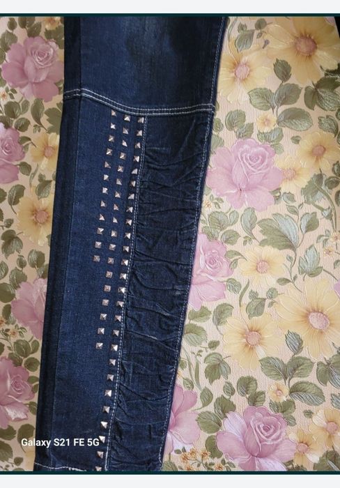 Джинсы Байкерша  зауженные с заклепками. Коттон 100%L