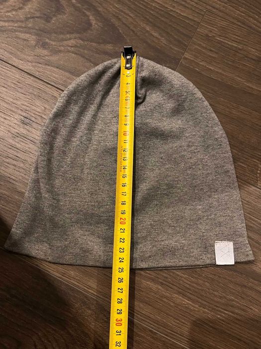 Szara czapka męska