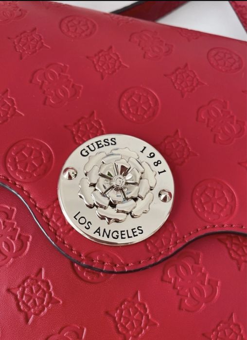 Mala tiracolo vermelha Guess