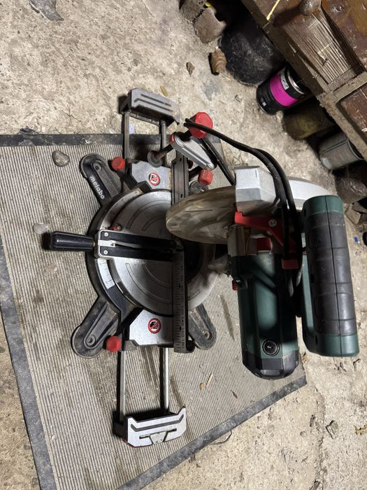 Торцова пила METABO