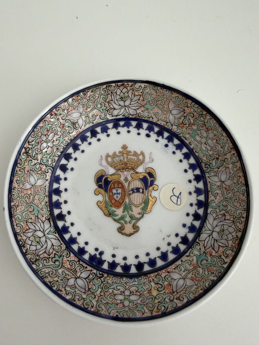Um par de pratos de porcelana chinesa para exportação