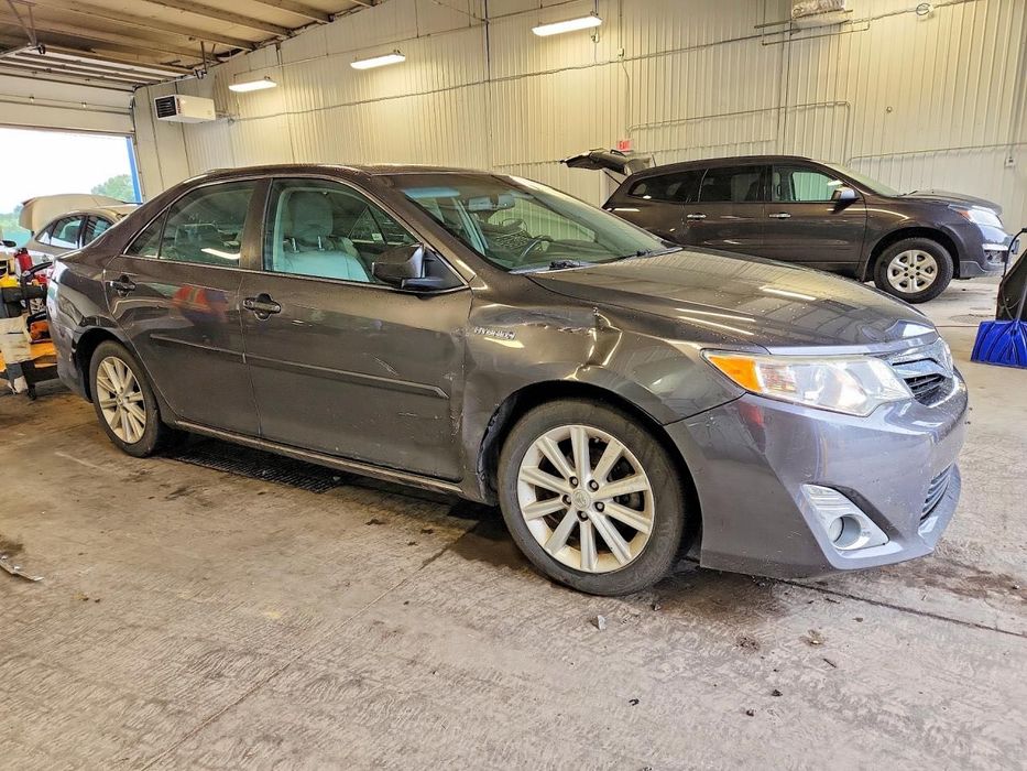 Toyota Camry Hybrid 2013 року з США