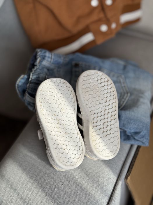 Дитячі кросівки adidas 12,5 см