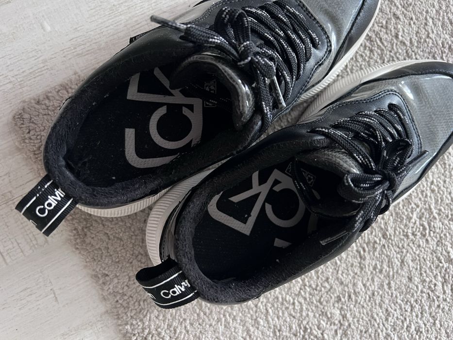 Теплые кроссовки Calvin Klein 38р.