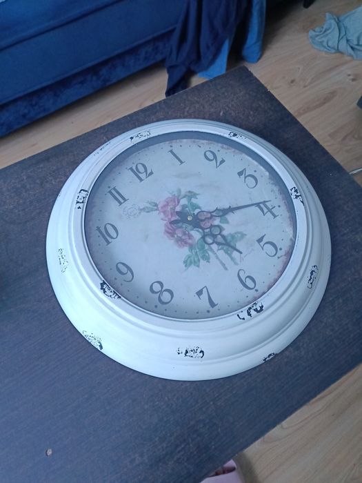Duży zegar ścienny