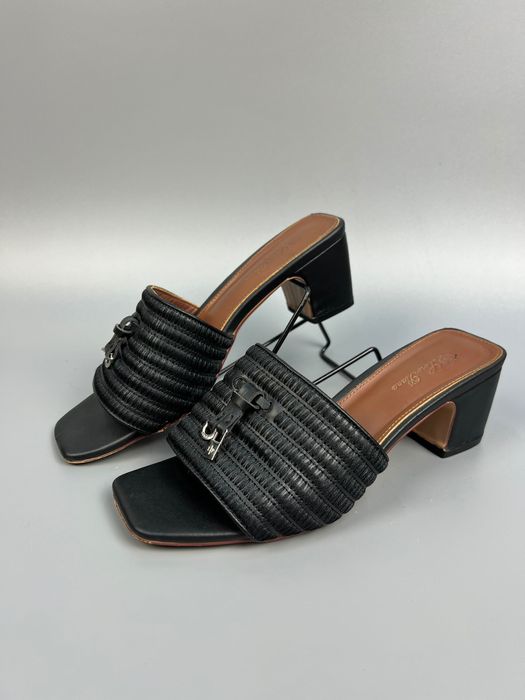 LORO PIANA Leather Mules шкіряні мюлі шльопанці на каблуку Лоро Піана