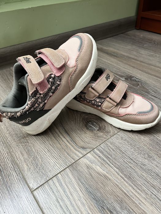 Кросівки для дівчинки