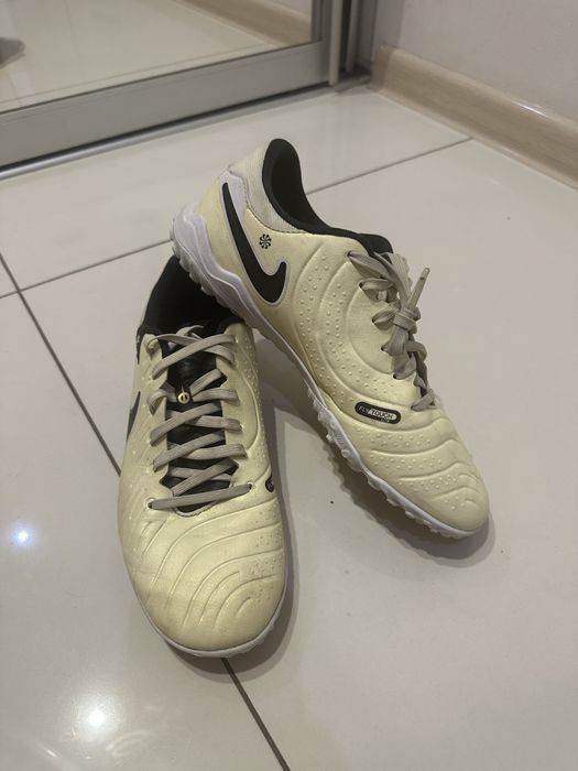 Сороконожки Nike Tiempo Legend 10 Academy Yellow
