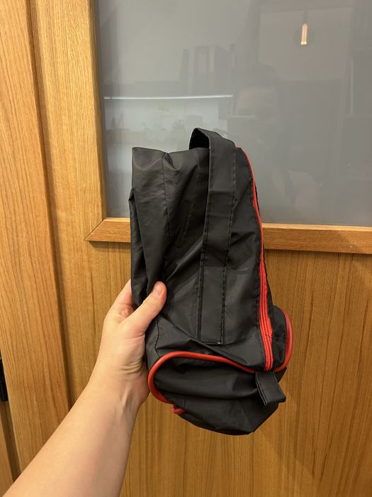 Duża torba podróżna czarna sportowa na siłownię