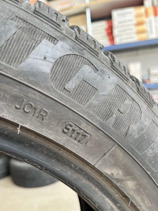 Шини 235/55R19 GOOD YEAR 2117 року