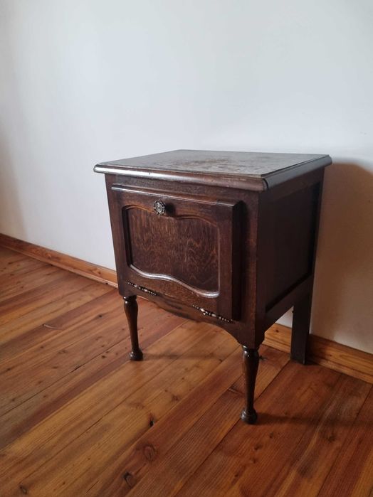 Szafki nocne stoliki