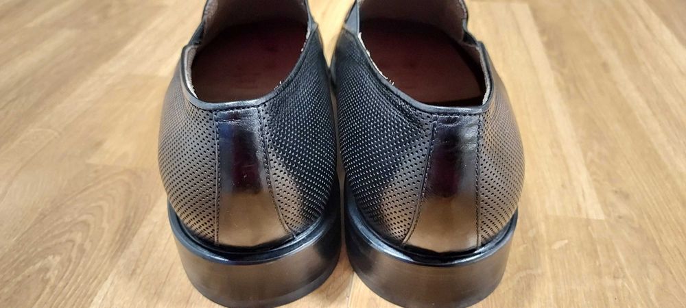 Vendo sapatos em pele tamanho 44 de elevada qualidade