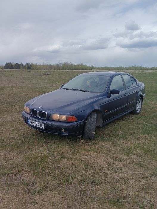 Продам БМВ е39 1999 года