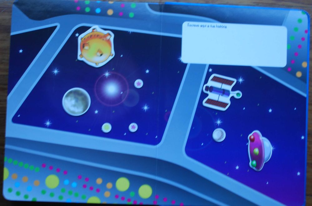 Espaço - Mundo Mágico (Com 40 Peças Magnéticas)