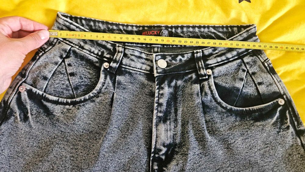 Продаю джинси-мом