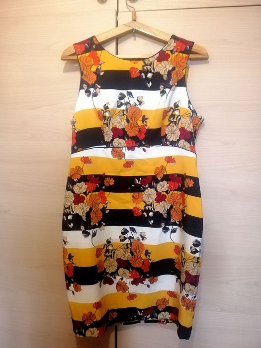 Платье, платья в ассортименте, разные размеры  и цены, смотрите в опис