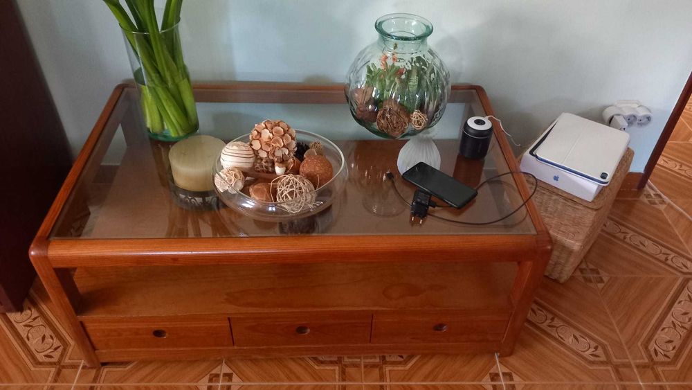 Mesa de apoio Sala em bom estado