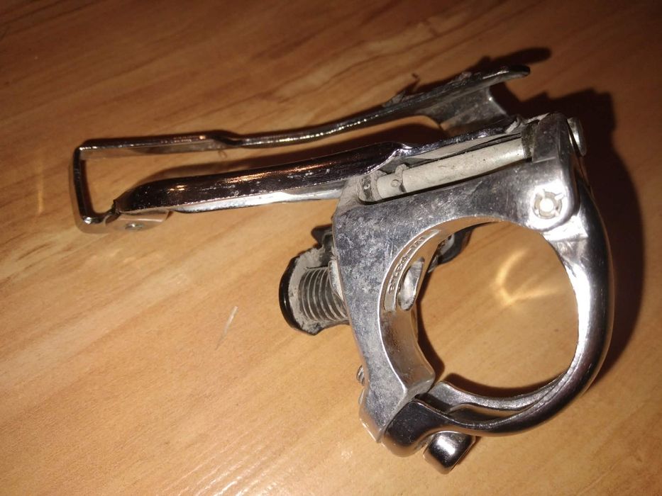 Przednia przerzutka Shimano.