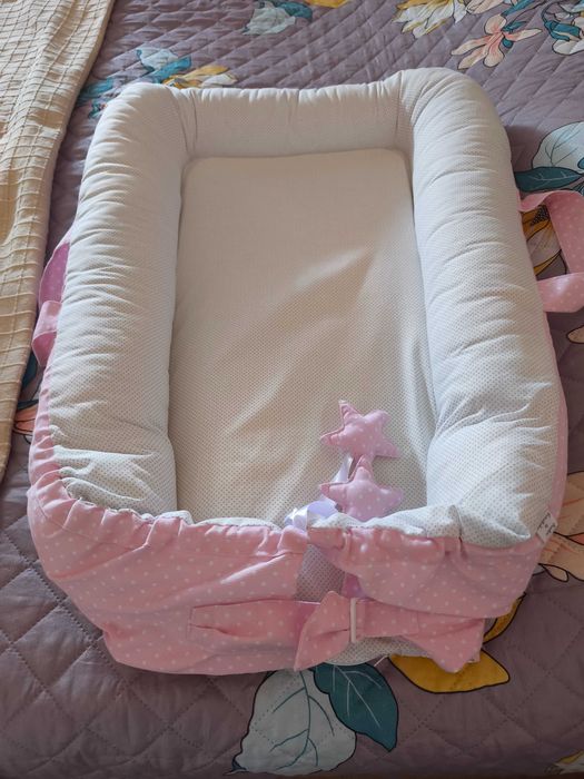 Ninho Redutor rosa para bebé