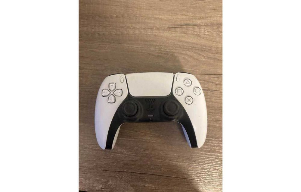 Sony PlayStation 5 Standard Edition Como Nova